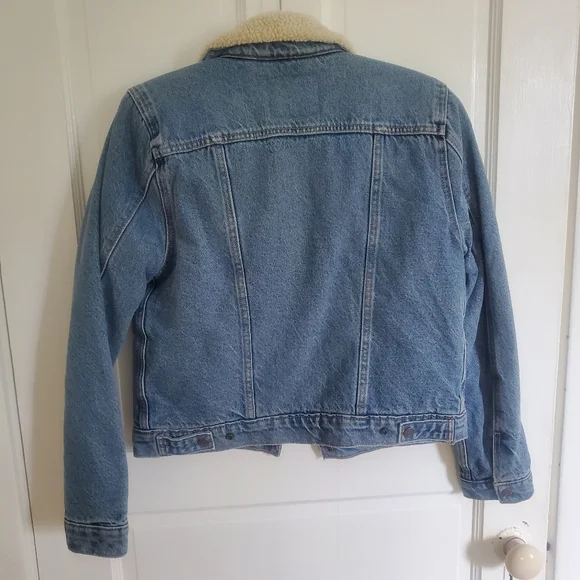 Levi's sherpa-lined trucker jacket - Picture 2 of 5